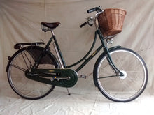 Load image into Gallery viewer, Pashley Princess Sovereign
